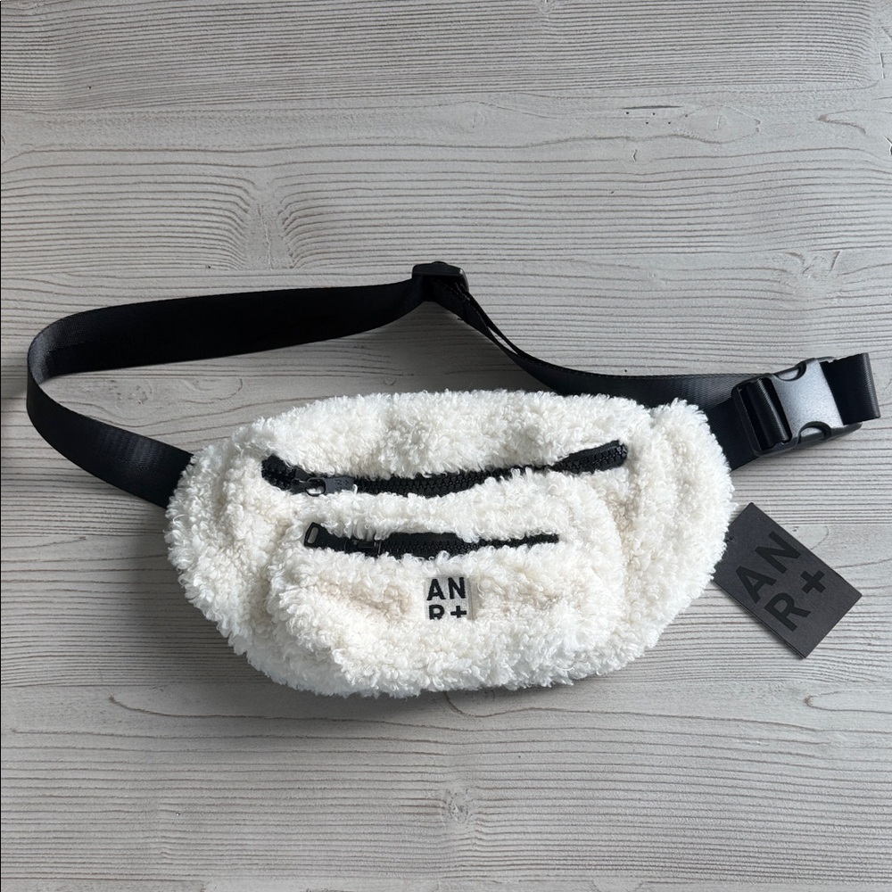 Alp n Rock Everyday Shearling Belt Bag | Ivory